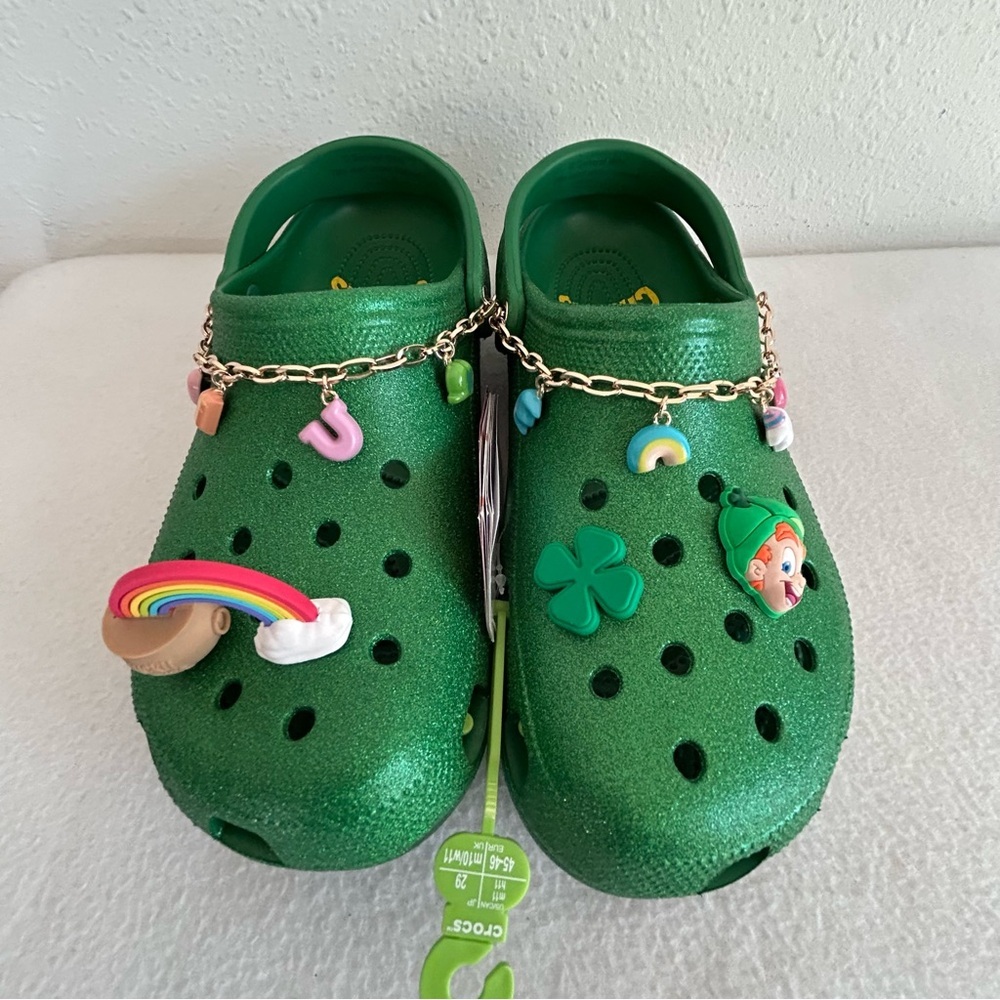 CROCS Lucky Charms Green Men's Size 11 Lots of Jibbitz AND Charms NEW
